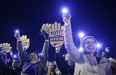 Protest de mare amploare anunţat pentru astăzi în Capitală şi în restul ţării: Vrem Europa, nu dictatură!
