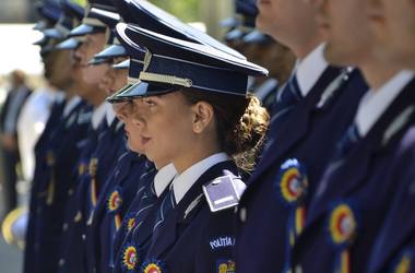 Sindicatele din Poliţie, nemulţumite de propunerile pentru modificarea Statutului poliţistului, cer ministrului Carmen Dan o dezbatere publică