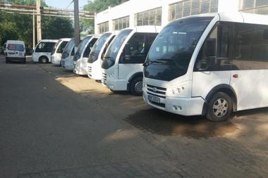 O nouă zi de grevă a şoferilor şi vatmanilor de la societatea de transport în comun din Brăila; primarul susţine că brăilenii care au abonament pe mijloacele de transport în comun vor fi despăgubiţi 