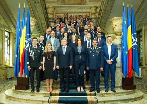 La a 13-a aniversare a Direcţiei Generale Anticorupţie din MAI, cinci angajaţi ai Ministerului Afacerilor Interne, premiaţi cu diplome de integritate după ce au refuzat mita 
