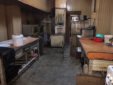 Constanţa: Un chioşc aflat lângă un liceu şi o unitate unde erau preparate produsele vândute la chioşc, închise de Protecţia Consumatorilor şi amendate cu 35.000 de lei - FOTO, VIDEO

