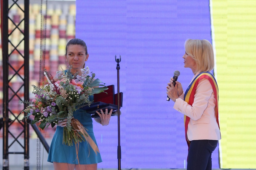 Gabriela Firea, după incidentul de pe Arena Naţională de la ceremonia pentru Simona Halep: Eu am avut cea mai bună intenţie, dar rezultatul nu a fost cel dorit şi este clar că am greşit, atât eu cât şi echipa
