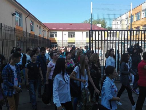 Evaluare Naţională: În Neamţ, peste 67 la sută dintre elevi au obţinut medii peste 5; cinci candidaţi au avut media 10
