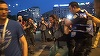Jandarmeria Bucureşti, despre jurnalistul german ridicat în timpul protestului din Piaţa Victoriei: A forţat dispozitivul de jandarmi, nu a prezentat un document oficial care să ateste calitatea de jurnalist
