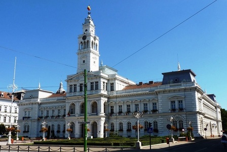 Prefectura Arad cere în instanţă Palatul Administrativ, sediu al Primăriei. Falcă: Este un şoc, se încearcă naţionalizarea - FOTO, VIDEO

