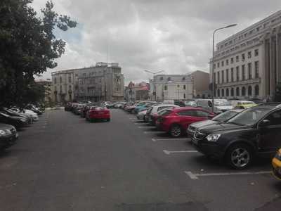 Tarifele majorate pentru parcarea în centrul Capitalei intră în vigoare de la 1 iulie; taxa ajunge la 10 lei pe oră