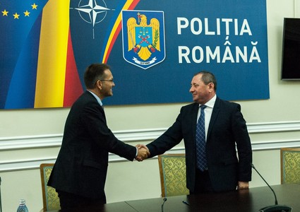 Donaţie de 1,2 milioane de dolari pentru Poliţia Română care va achiziţona ambarcaţiuni de patrulare şi control, autoutiliare pentru transportul câinilor, ATV-uri, videocamere termale şi echipamente de protecţie