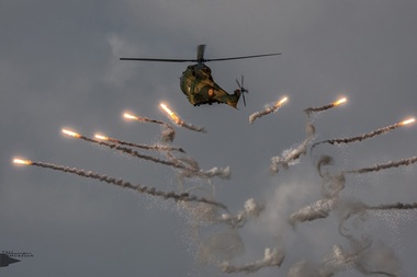 Bucharest International Air Show & General Aviation Exhibition, sâmbătă, pe Aeroportul Băneasa: 150 de aeronave, 100 de piloţi şi paraşutişti din 13 ţări