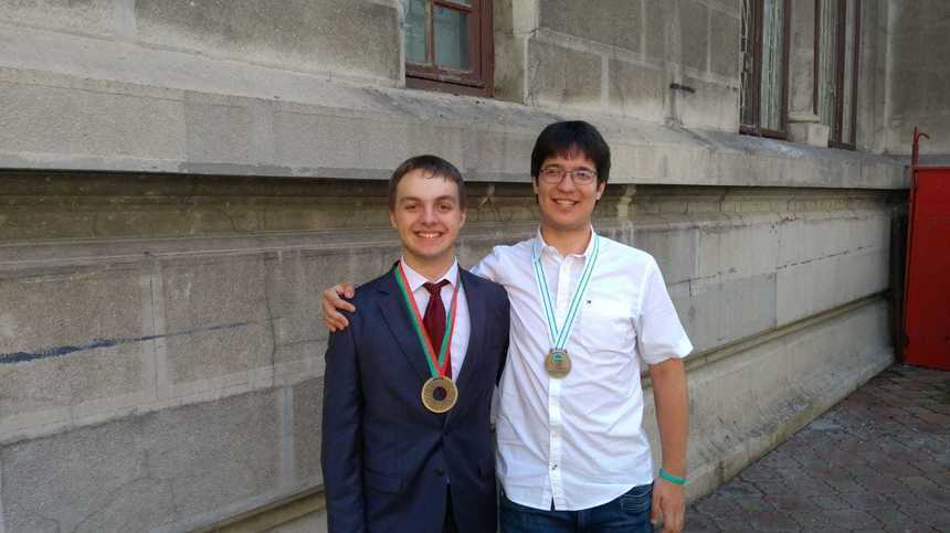 Constanţa: Doi absolvenţi ai Colegiului Naţional Mircea cel Bătrân, medalii de argint şi bronz la olimpiadele internaţionale de chimie şi fizică