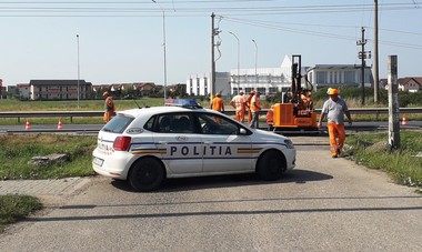 CNAIR a închis accesul şi spre al doilea mare cartier rezidenţial de la marginea Aradului; locuitorii au declanşat proteste împotriva autorităţilor şi dezvoltatorilor