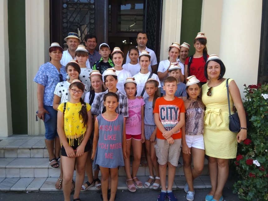 Excursie în Transilvania pentru un grup de copii din Republica Moldova cu rezultate foarte bune la învăţătură