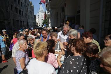 PMB, după acuzaţiile că preţul plătit pentru tabăra pensionarilor din Grecia este mai mare decât ar trebui: Suma prezentată a fost calculată greşit, TVA-ul este mai mic, iar cursul euro este mai mare