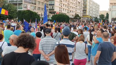 Câteva mii de persoane protestează la Sibiu, Cluj-Napoca, Timişoara, Iaşi sau Constanţa