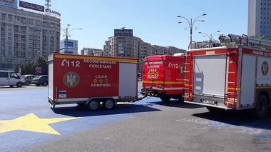 Corupţia Ucide: Unitatea Specială pentru Decontaminare-Cercetare a prelevat probe de pe asfaltul din Piaţa Victoriei