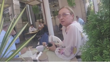 Prefectul Capitalei, după ce un cetăţean i-a cerut să spună că Dragnea şi Carmen Dan mint cu privire acţiunea din 10 august a Jandarmeriei: Asta am spus. Am spus că sunt nevinovată şi să le întrebaţi pe acele persoane, nu să mă hăituiţi pe mine