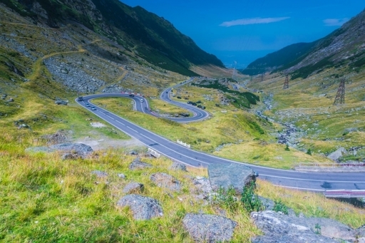 Circulaţia rutieră va fi închisă complet, sâmbătă, pe DN 7C - Transfăgărăşan, între Barajul Vidraru şi tunelul spre Bâlea Lac, din cauza unei competiţii de triatlon