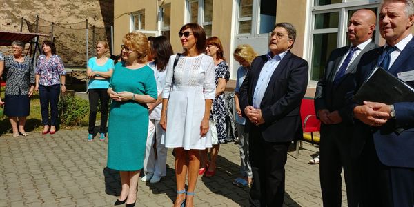 Carmen Iohannis a participat la inaugurarea unui loc de joacă în municipiul Sibiu, construit în urma unei donaţii de la o organizaţie germană