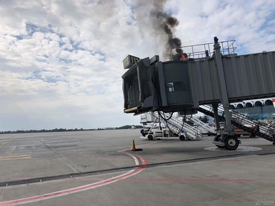 Aeroporturi Bucureşti: Un aparat de aer condiţionat dintr-un burduf a emanat fum. Incendiul a fost stins în câteva minute, nicio persoană nu a fost afectată 