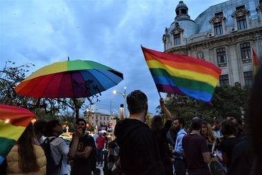 Asociaţia MozaiQ: Primăria Bucureşti blochează campania electorală pentru referendum. Şi aprobarea unei manifestaţii publice a comunităţii LGBT, în 30 septembrie, s-a obţinut în condiţii dificile
