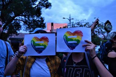 Protest faţă de referendumul pentru modificarea Constituţiei în sensul redefinirii căsătoriei: "Iubirea nu se votează!”