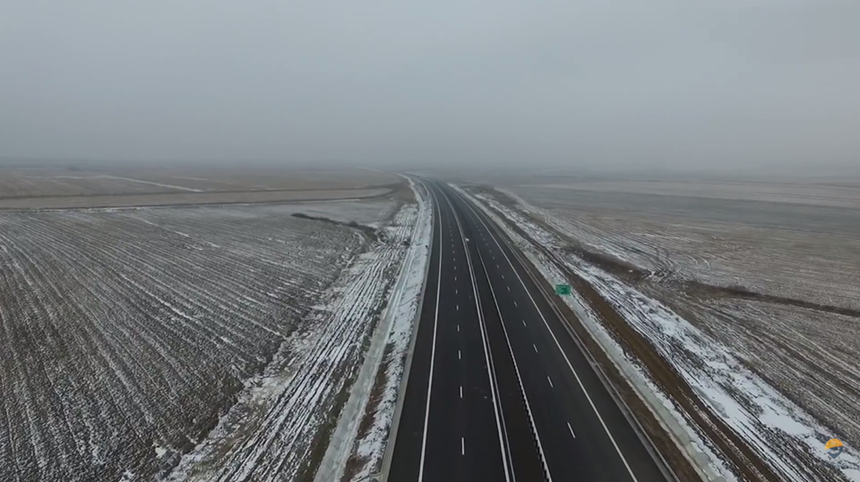 Circulaţia pe A 1, între Şoimuş şi Simeria, închisă pentru lucrări la joncţiunea cu lotul IV al autostrăzii Lugoj - Deva; antreprenorul estimează că va termina până în 15 noiembrie 