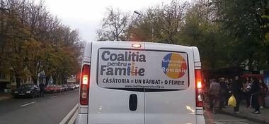 Coaliţia pentru familie - Comitetul de iniţiativă pentru modificarea Constituţiei acuză boicotul generalizat al partidelor politice şi "maniera superficială şi neprofesionistă în care referendumul a fost organizat"