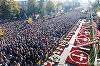 Pelerinajul de la Iaşi continuă: Peste 20.000 de oameni au participat la Liturghie, iar 100.000 s-au închinat la moaşte; timpul de aşteptare depăşeşte 12 ore. FOTO