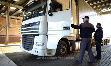 Poliţia de Frontieră: Restricţii de trafic pentru automarfare, pe teritoriul Ungariei; marţi este zi de sărbătoare naţională