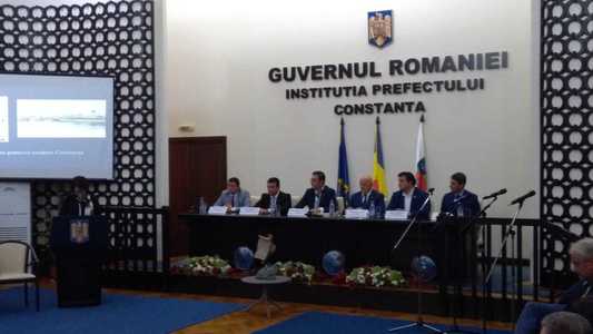 Şedinţă comună a CJ Constanţa şi Tulcea: consilierii au aprobat să se sprijine reciproc pentru realizarea unor obiective, printre care un drum expres, spital regional, modernizarea aeroportului şi a portului Tulcea