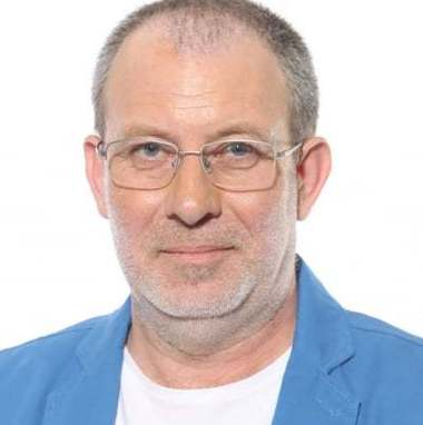UPDATE - Ministrul Sănătăţii: Florin Busuioc a suferit un infarct masiv şi are parte de ”cele mai bune îngrijiri la Spitalul din Craiova”; operaţia a fost făcută de un medic primar/Care este starea actorului/ El este adus în Capitală cu un elicopter SMURD