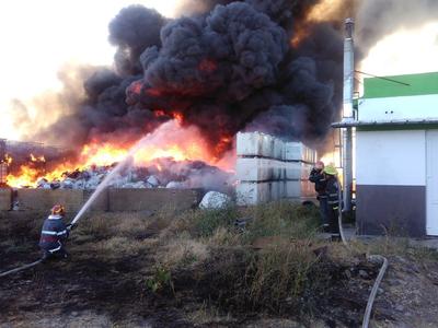 Ministrul Mediului afirmă că în depozitul din Ploieşti cuprins de un incendiu se aflau deşeuri medicale pentru care nu exista autorizaţie