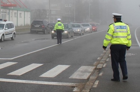 Cod galben de ceaţă în municipiul Bucureşti şi în 15 judeţe, în următoarele ore; circulaţia rutieră este afectată de vizibilitatea redusă