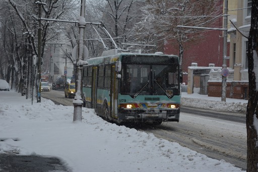 Brigada Rutieră: 11 accidente produse în Capitală în ultimele 24 de ore; prezenţa utilajelor care acţionează cu material antiderapant s-a intensificat