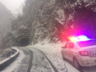 Argeş: Circulaţia pe DN 7C - Transfăgărăşan se desfăşoară în condiţii de iarnă, până la kilometrul 104. FOTO, VIDEO