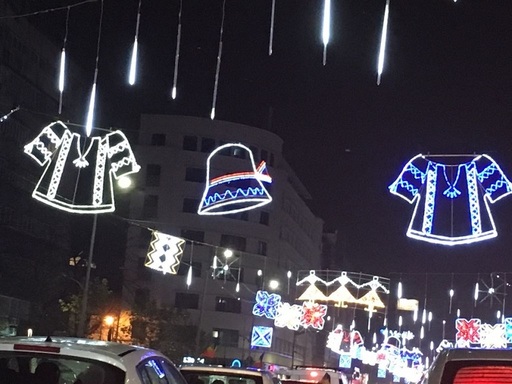 Iluminatul festiv al Capitalei va fi aprins vineri seară; sunt peste 9 milioane de beculeţe tip led şi elemente decorative unicat, între care "Coloana Infinitului"