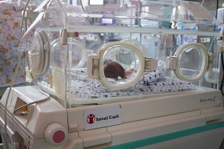 Salvaţi Copiii România: Ultimul proiect naţional de dotare a maternităţilor şi secţiilor de terapie intensivă neonatală are peste zece ani vechime. Multe dintre aparate s-au uzat şi nu mai pot fi folosite 