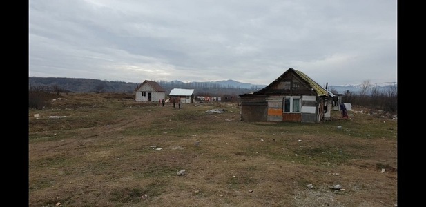 Sibiu: Cei şapte minori care s-au intoxicat cu monoxid de carbon într-o locuinţă improvizată, preluaţi în regim de urgenţă într-un centru de plasament