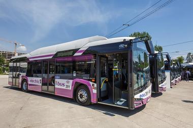 Proiecte privind achiziţia a o sută de autobuze electrice şi modernizarea liniei de tramvai de bulevardul Vasile Milea, aprobate de consilierii generali ai Capitalei