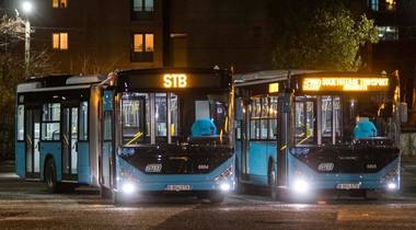UPDATE: Unul dintre noile autobuze din Bucureşti, inundat de apă clocotită, după ce instalaţia de încălzire s-a stricat/ Reacţia Societăţii de Transport Bucureşti. VIDEO