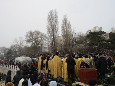 Peste 10.000 de persoane au participat la slujba de Bobotează de la Constanţa. FOTO, VIDEO

