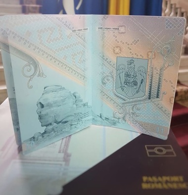 MAI: Noile paşapoarte au elemente de siguranţă care le vor face aproape imposibil de falsificat şi un design modern, cu detalii inspirate din istoria şi geografia ţării noastre