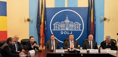Preşedintele CJ Dolj: Ne confruntăm cu o problemă gravă legată de depozitarea deşeurilor, care pune în pericol sănătatea publică. Firma care administrează depozitul ecologic refuză să primească deşeurile de la operatorul desemnat prin licitaţie