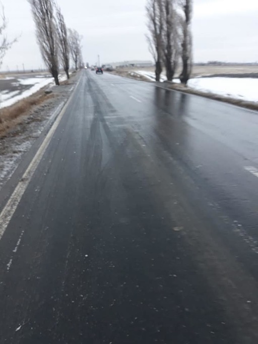 Traficul rutier pe DN 2B Buzău - Brăila a fost reluat, însă cu restricţie de tonaj