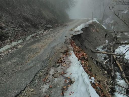 Situl Sarmizegetusa Regia este deschis pentru vizitare, deşi drumul spre acesta este închis din cauza surpării