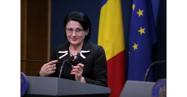 Elevii şi studenţii pot primi o subvenţie de 200 de euro pentru achiziţionarea unui computer; programul se derulează din 2004, fiind peste 300.000 de beneficiari până în prezent