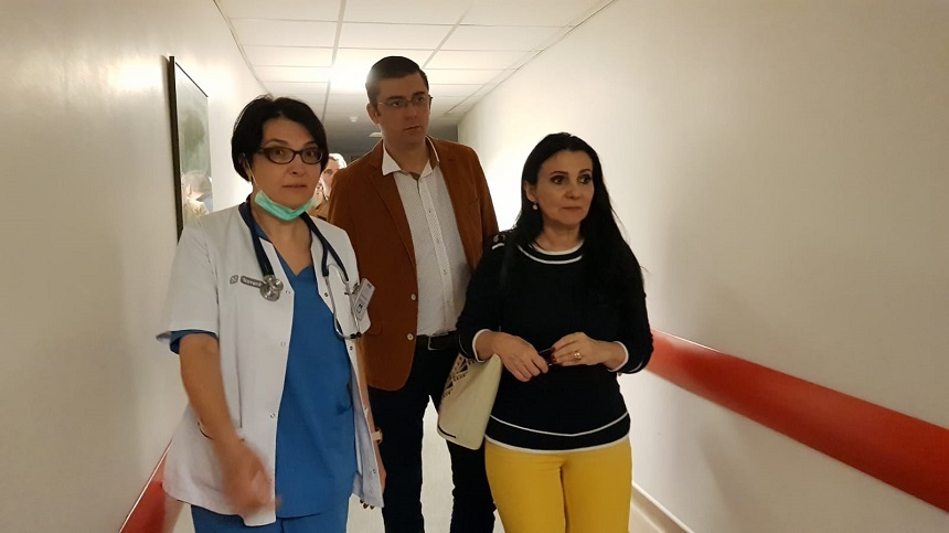 metallic worry table Sorina Pintea, vizită inopinată la Spitalul... | News.ro