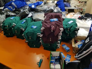 Produse textile în valoare de peste 2,7 milioane de lei, oprite temporar de la comercializare în urma unui control făcut de Protecţia Consumatorilor 