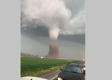 UPDATE: Cod roşu de vânt puternic, cu "aspect tornadic", în Ialomiţa şi Călăraşi