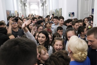 Mesajul premierului Viorica Dăncilă de Ziua Copilului - Să-i încurajăm să se implice social şi civic!