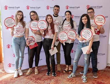 Forumul Naţional al Copiilor - Elevii au solicitat autorităţilor şcoli fără bullying, cadre didactice competente, mai mulţi consilieri şcolari